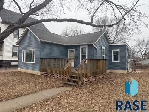 916 W 10th St Street, Sioux Falls, SD, 57104 | Card Image