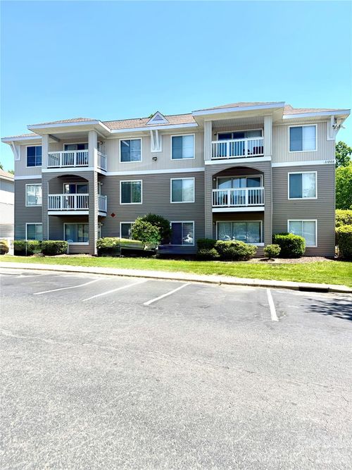 h-11005 Graduate Lane, Charlotte, NC, 28262 | Card Image