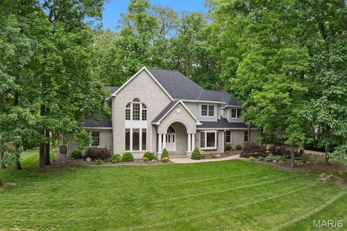 8 8th Green Ct, Belleville, IL, 62220-4831 | Card Image