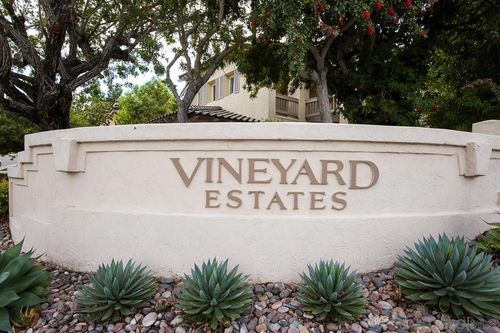 987 Calle De Lepanto, Escondido, CA, 92025-7676 | Card Image