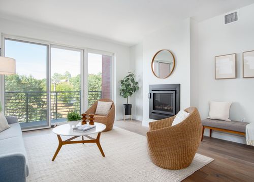 430-387 Commercial Street, Portland, ME, 04101 | Card Image