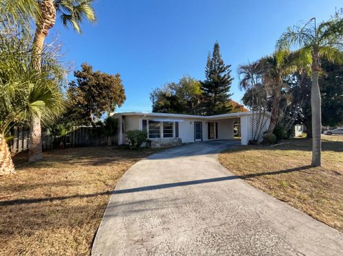 141 Se Calmoso Dr, Port St. Lucie, FL, 34983-2155 | Card Image