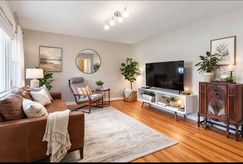 327 Dinwiddie Dr, Madison, TN, 37115-2408 | Card Image