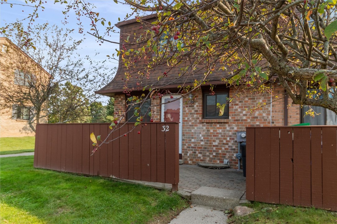 Surrey Hill Way, Rochester, NY 14623