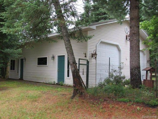 239 Ausable River Trl, House other with 2 bedrooms, 2 bathrooms and null parking in Roscommon MI | Image 4
