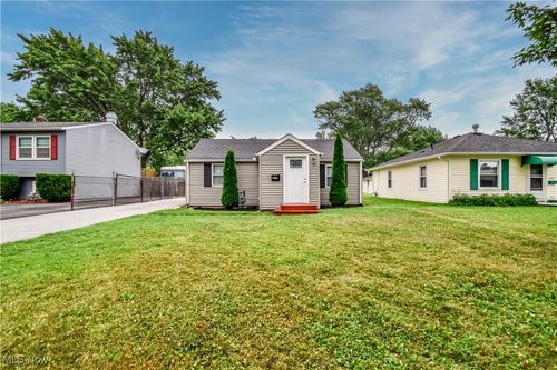 4911 Glenn Lodge Rd, Mentor, OH, 44060-1364 | Card Image
