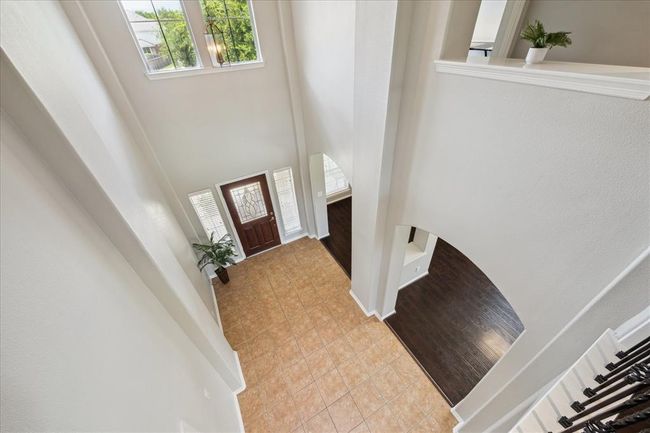 Beautiful 2 story home entry. | Image 35