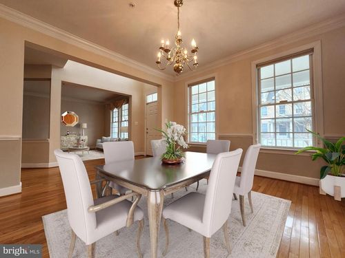813 Royal Cres, ROCKVILLE, MD, 20850-6689 | Card Image