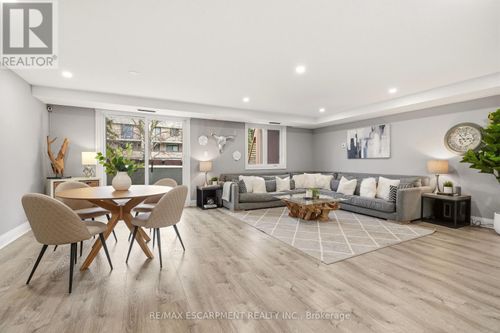 75-1250 Mississauga Valley Blvd, Mississauga, ON, L5A3R6 | Card Image