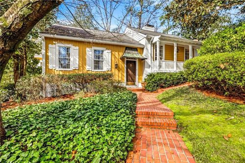 547 Spring Valley Rd Nw, Atlanta, GA, 30318-2658 | Card Image