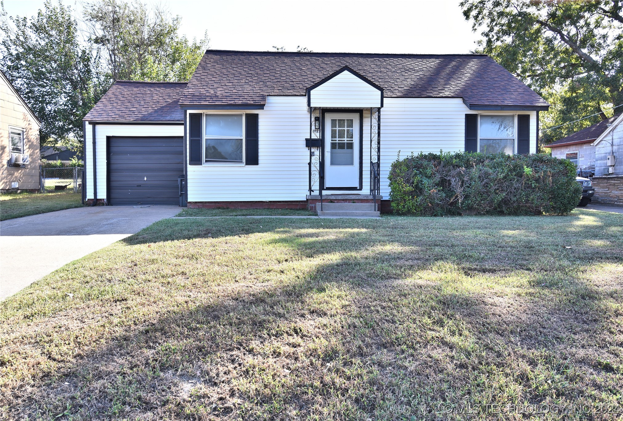 Vandalia Ave, Tulsa, OK 74115