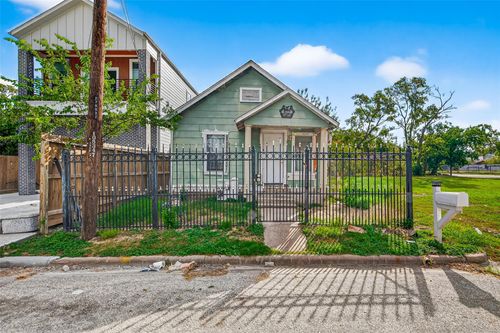3508 Omega St, Houston, TX, 77022-5235 | Card Image