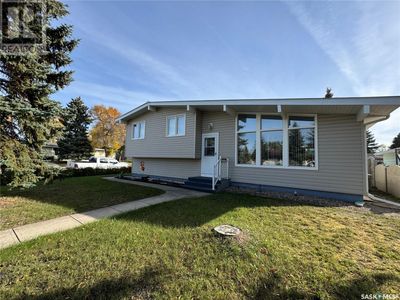 3 Rosefield Dr, House other with 3 bedrooms, 2 bathrooms and null parking in Yorkton SK | Image 1