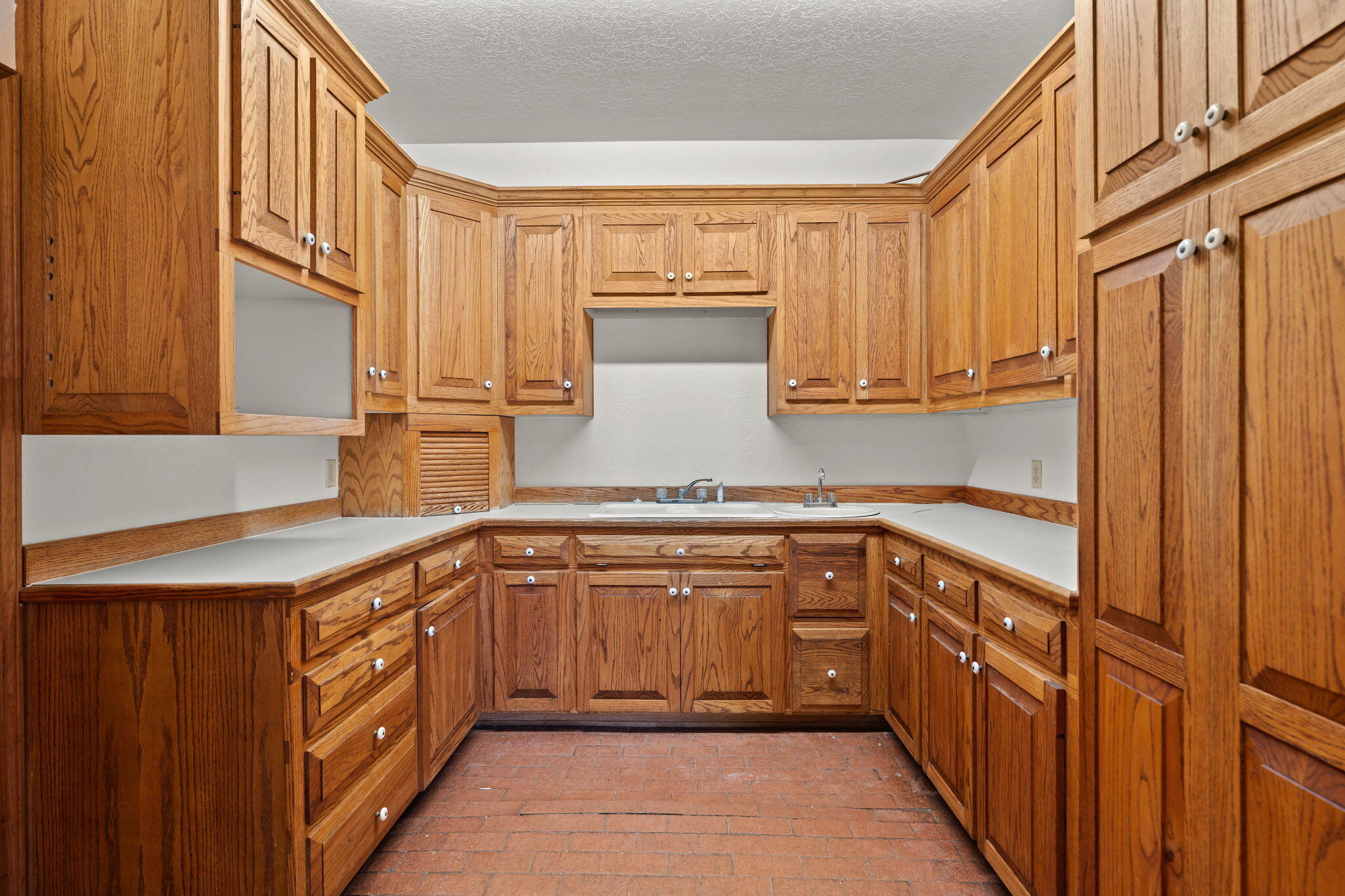 Commercial Sale in Corrales 4
