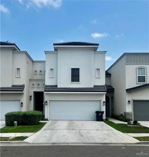 1925 Sunset Dr, Mission, TX, 78572-8005 | Card Image