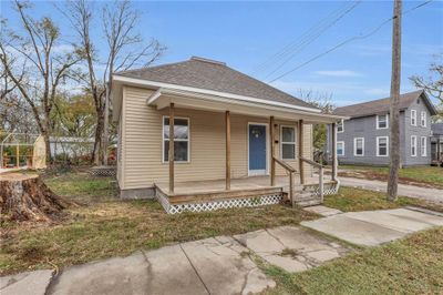 311 E 2nd Street, House other with 2 bedrooms, 1 bathrooms and null parking in Ottawa KS | Image 1