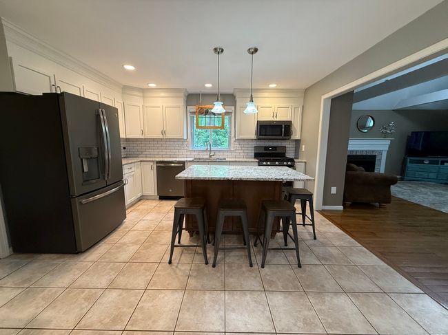 79 Sunnycrest Rd, House other with 4 bedrooms, 3 bathrooms and 6 parking in Trumbull CT | Image 5
