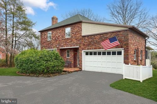 990 E Canal Rd, DOVER, PA, 17315-2718 | Card Image