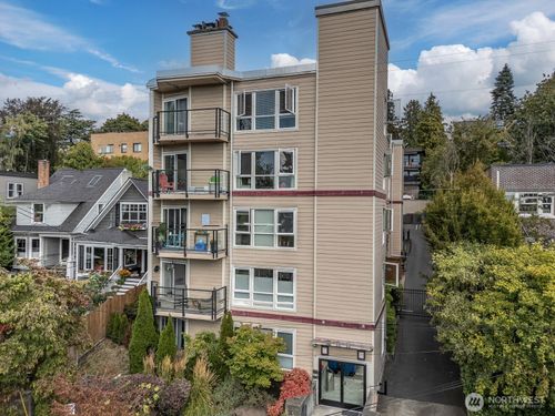 apt-303-900 Summit Ave E, Seattle, WA, 98102-4471 | Card Image