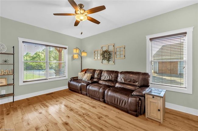Living Room View 4 | Image 12