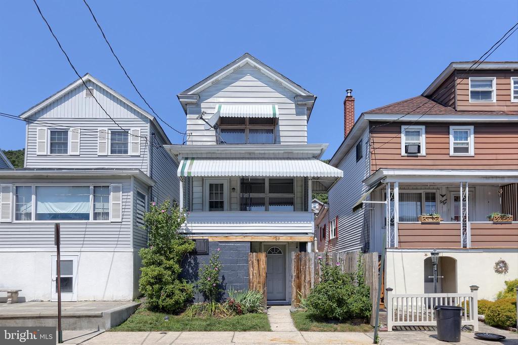 Garibaldi Ave, Nesquehoning, PA 18240