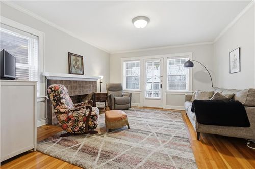 apt-2w-311 E 43rd St, Kansas City, MO, 64111-1797 | Card Image