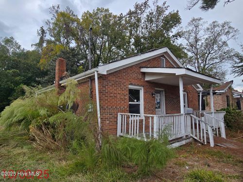 914 Broad St, Windsor, NC, 27983-6800 | Card Image