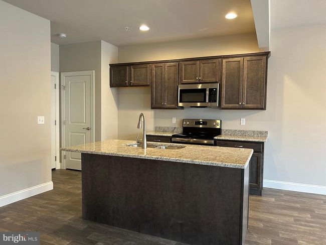 120 Magnolia Dr, Townhouse with 3 bedrooms, 3 bathrooms and null parking in MIDDLETOWN PA | Image 6