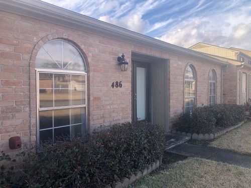 486 Yorktown Ln, Beaumont, TX, 77707-1851 | Card Image