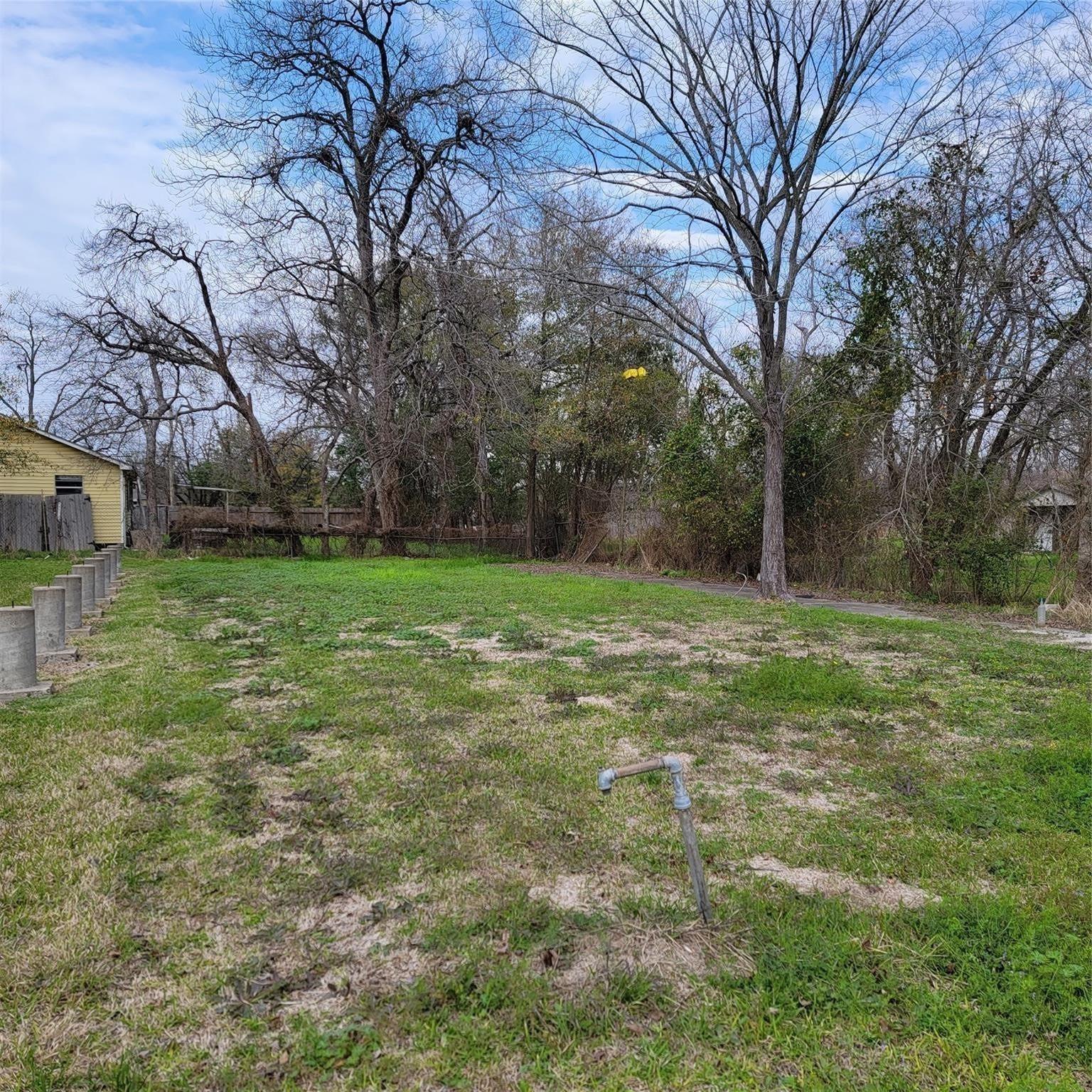 Land in Houston 2