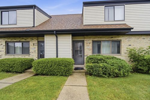 10156 W Kiehnau Avenue, Milwaukee, WI, 53224 | Card Image
