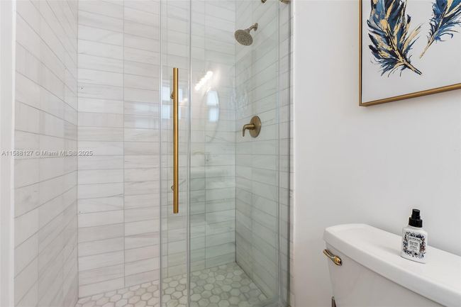 0 - 367 W Riverside Dr, House other with 3 bedrooms, 2 bathrooms and null parking in Tequesta FL | Image 51