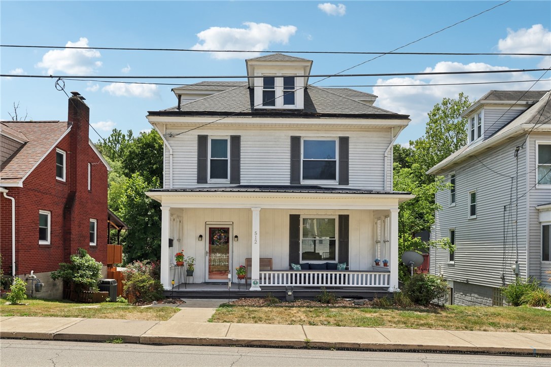 10th St, Irwin, PA 15642