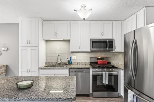 10381 Balsam Ln, Eden Prairie, MN, 55347-4527 | Card Image