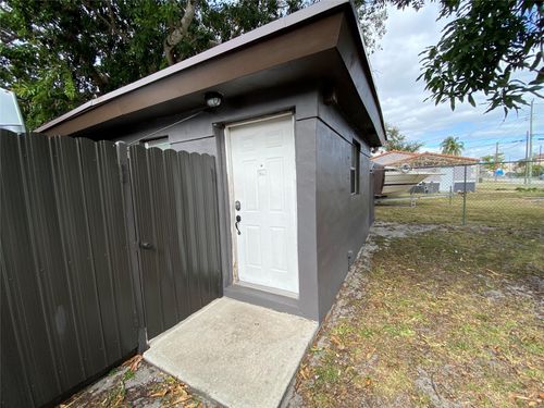 9600 Nw 24th Ave, Miami, FL, 33147-2430 | Card Image