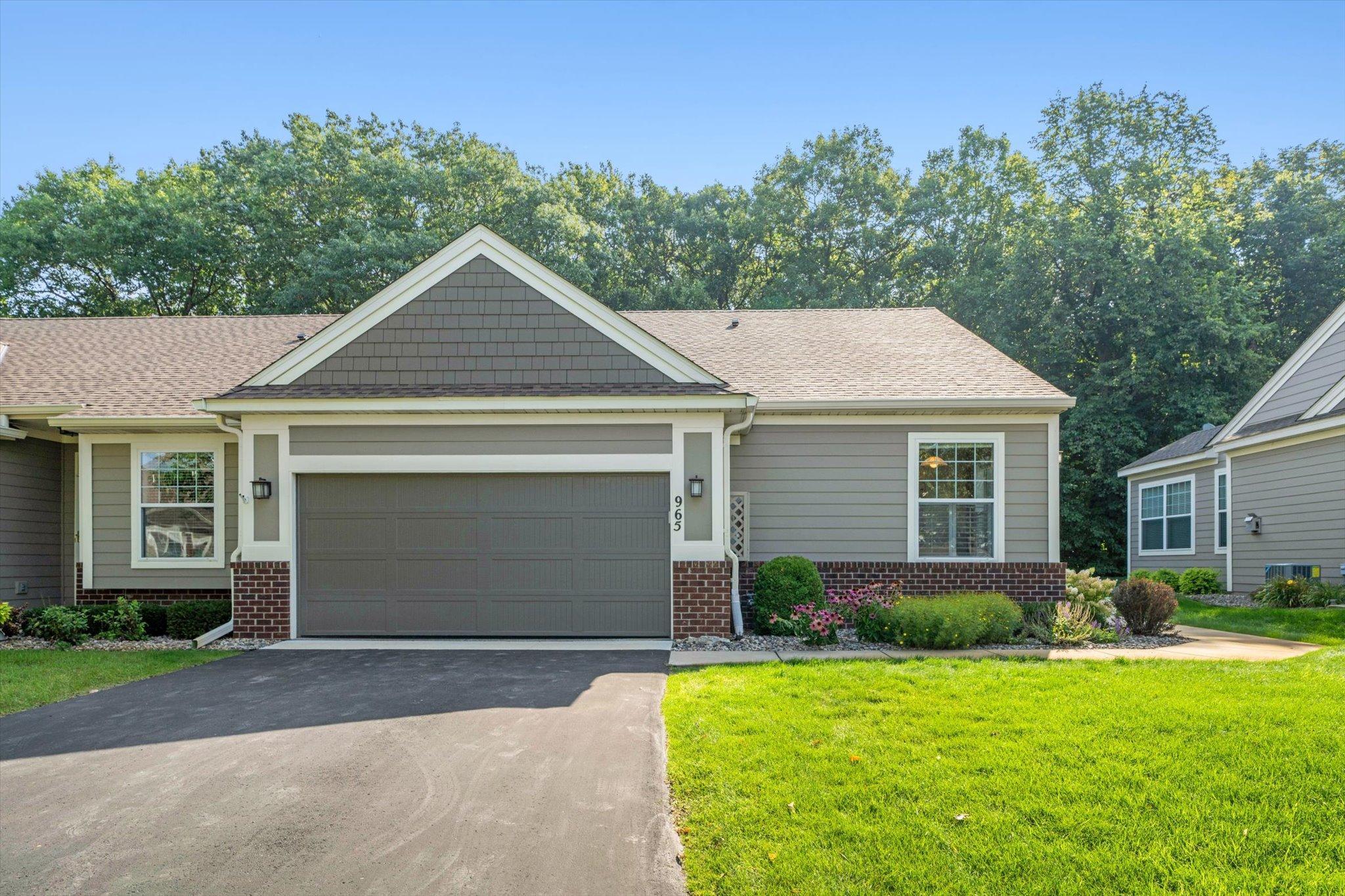 Victoria Greens Blvd, Victoria, MN 55386