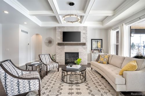 56211 Stone Falcon Dr, Utica, MI, 48315 | Card Image