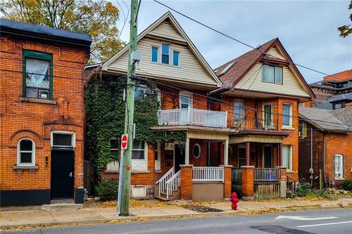 {{alt}} | Card Image