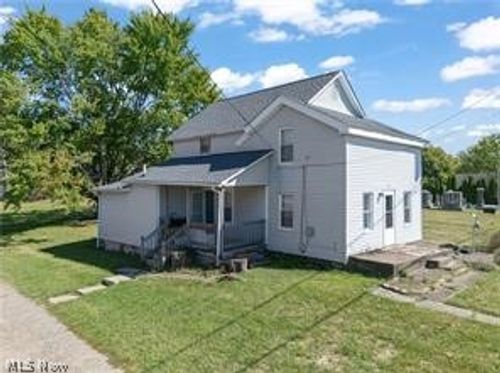 223 E Maple Street, Hartville, OH, 44632 | Card Image