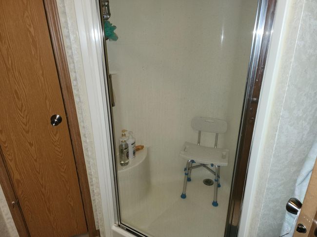 Master bath step in shower.jpg | Image 10