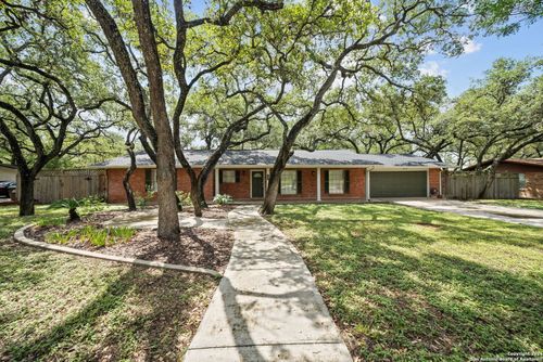 202 Donella Dr, Hollywood Pk, TX, 78232-1302 | Card Image
