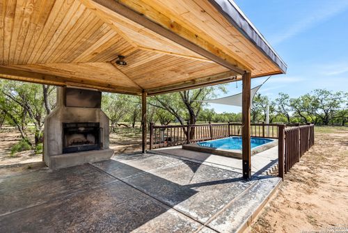 1556 County Road 2537, Moore, TX, 78057-3153 | Card Image