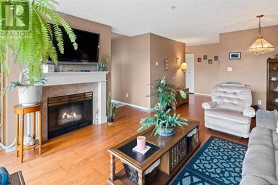 406 - 2511 Quadra St, Condo with 2 bedrooms, 2 bathrooms and 1 parking in Victoria BC | Image 3