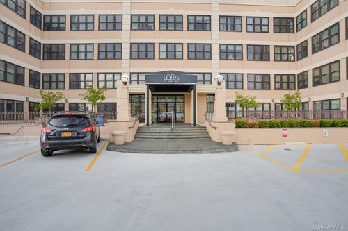 403-100 New Roc City Plz, New Rochelle, NY, 10801-6538 | Card Image