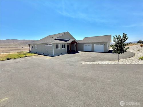 465 Parks Dr, Okanogan, WA, 98840-8006 | Card Image