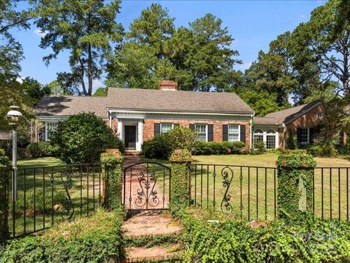 122 Lakeway Dr, Cheraw, SC, 29520-1733 | Card Image