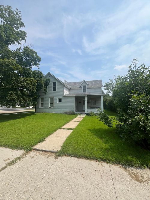 401 Jefferson St, Alexandria, MN, 56308-1440 | Card Image