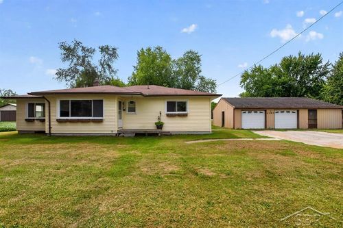 2197 W North Union Road, Williams Charter Township, MI, 48611 | Card Image