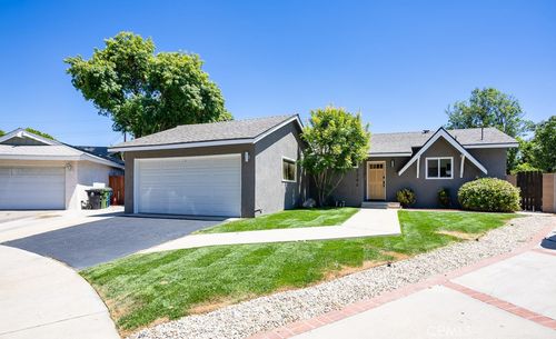 7746 Nevada Ave, Canoga Park, CA, 91304-5528 | Card Image