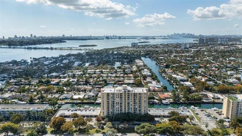 apt-811-2350 Ne 135th St, North Miami, FL, 33181-3549 | Card Image